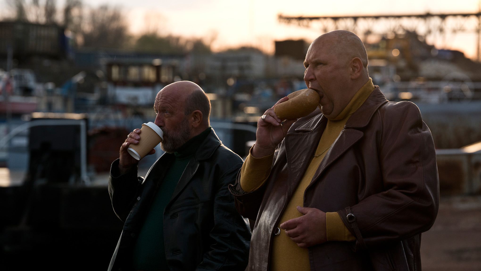 Barciś, Wini and the Lech crew in the final episode of “Black Volga. Cichy&Mały”