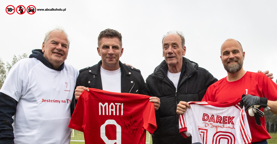 Szpakowski i Borek skomentowali razem pierwszy mecz. Sportowe rozgrywki w Chwaszczynie pod hasłem „Taktyka jest  jedna - jesteśmy na Ty”